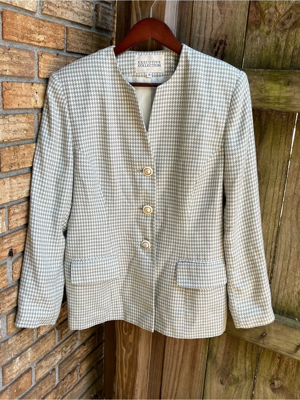 Vtg Light Sage Green Houndstooth Collarless Blazer with Shoulder Pads - Picture 2 of 4